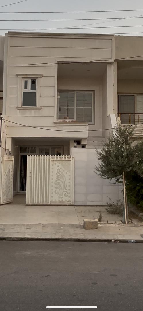 سیمی خاتووناوە